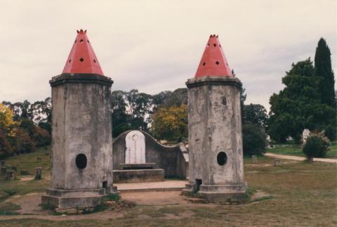 Beechworth cemetery, Chinese towers, 1980