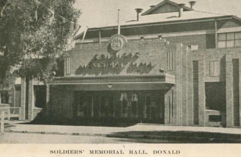 Soldiers' Memorial Hall, Donald, 1949