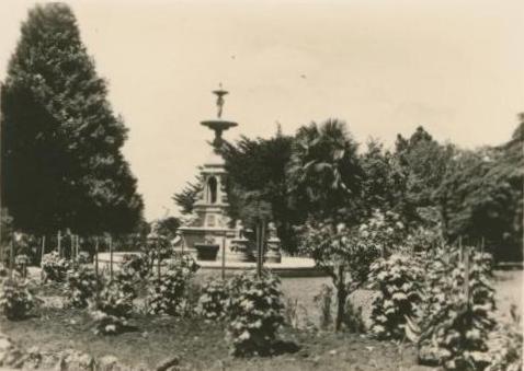 John Thomas Memorial, Hamilton Gardens