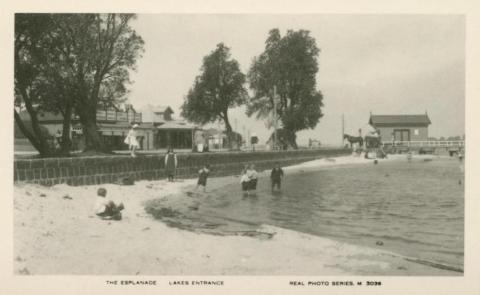 The Esplanade, Lakes Entrance