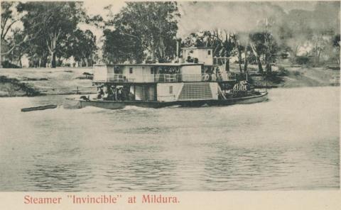 Steamer Invincible at Mildura, 1909