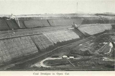 Coal dredges in open cut, Yallourn