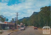 Main street and shopping centre of Halls Gap