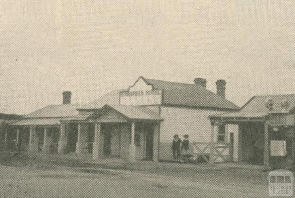 Sarsfield Hotel, 1947-48