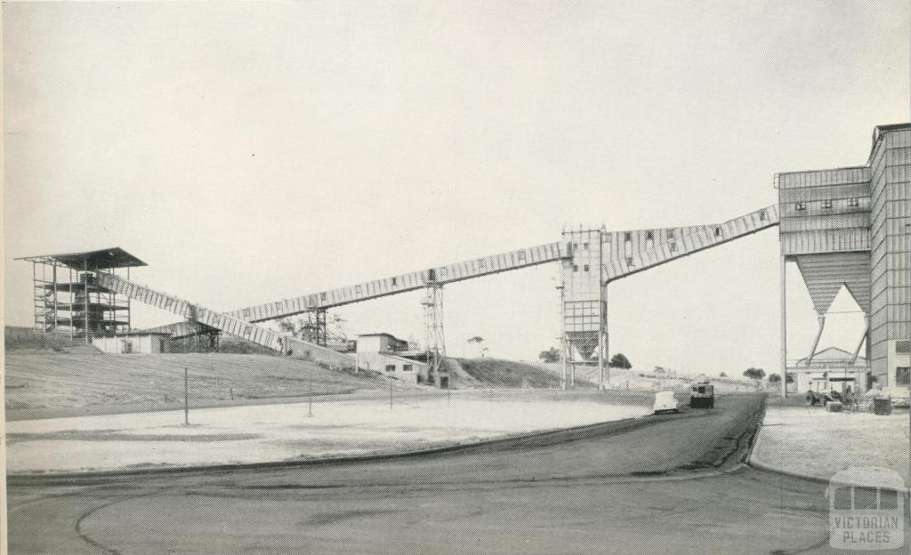 The coal conveyor to the Maryvale power plant, 1958