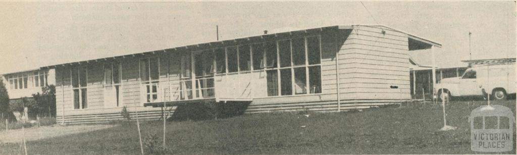 Modernistic house at Doncaster, 1958