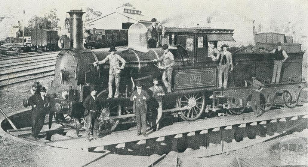 R 187 on the turntable at Sale in 1885