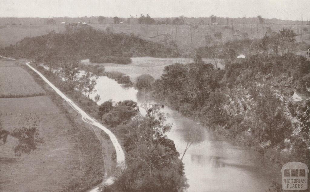 The Tambo River, from the Limestone Cliffs above Swan Reach, 1934