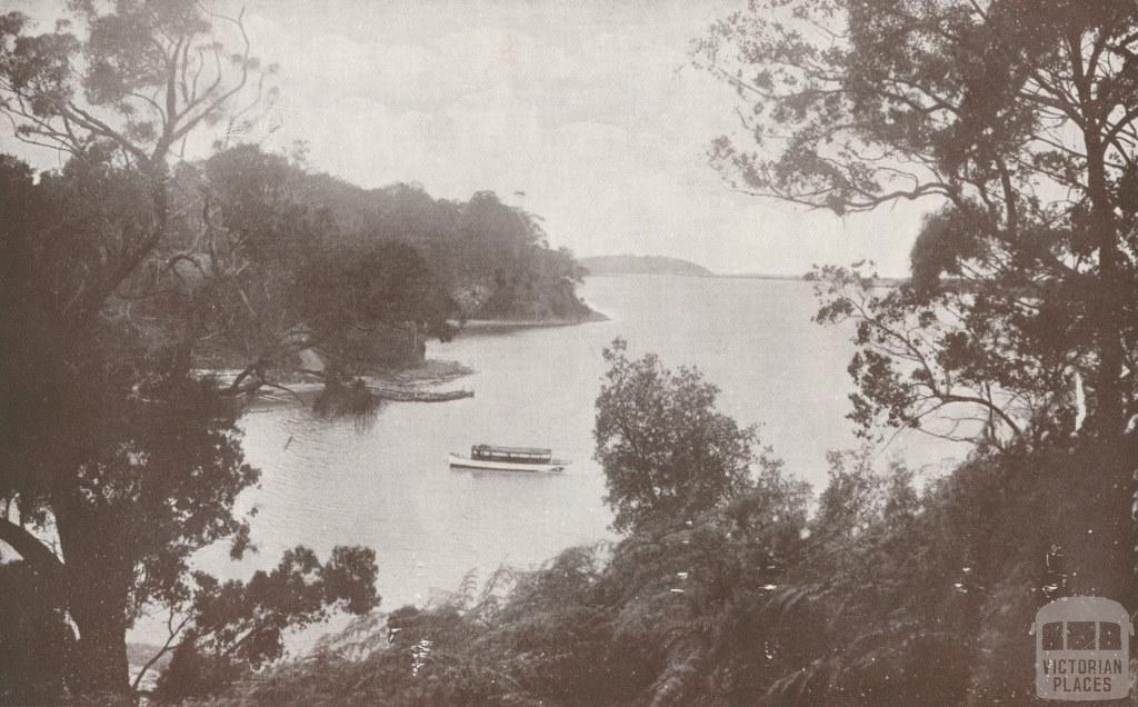 Harper's Bay, looking east towards Nyerimilang, Kalimna and Jemmy's Point, 1934