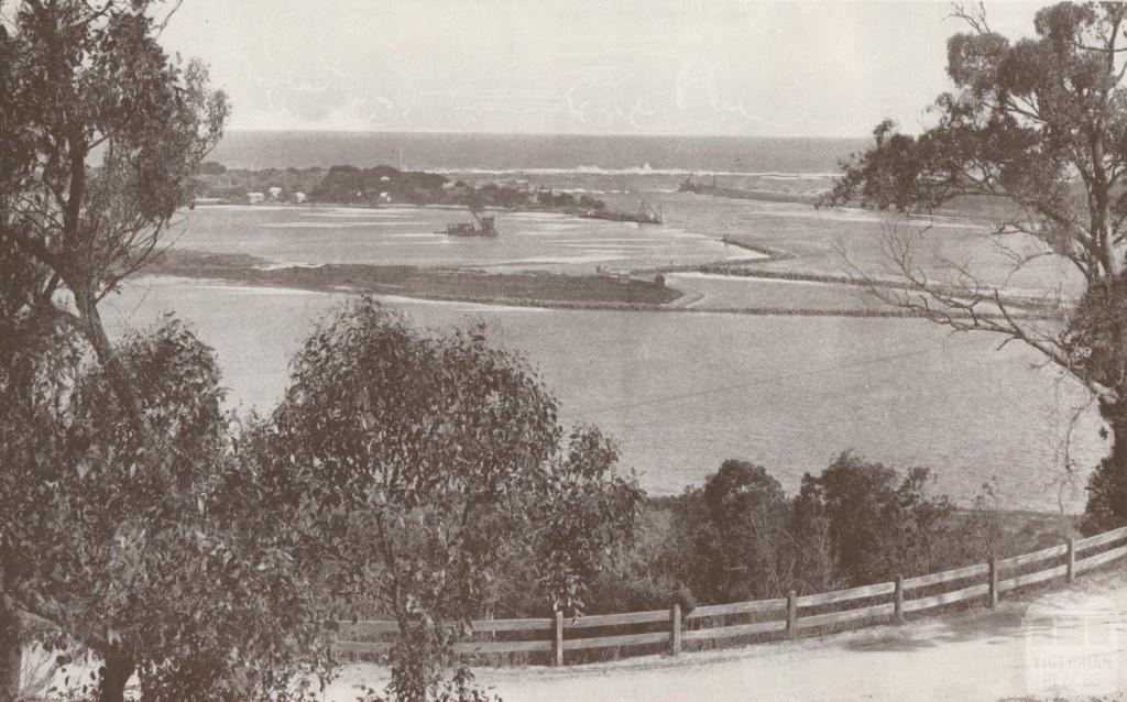 Ocean and lake from the Princes Highway, Lakes Entrance, 1934