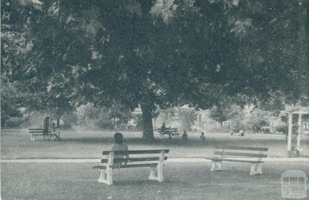 Wangaratta Gardens, 1951