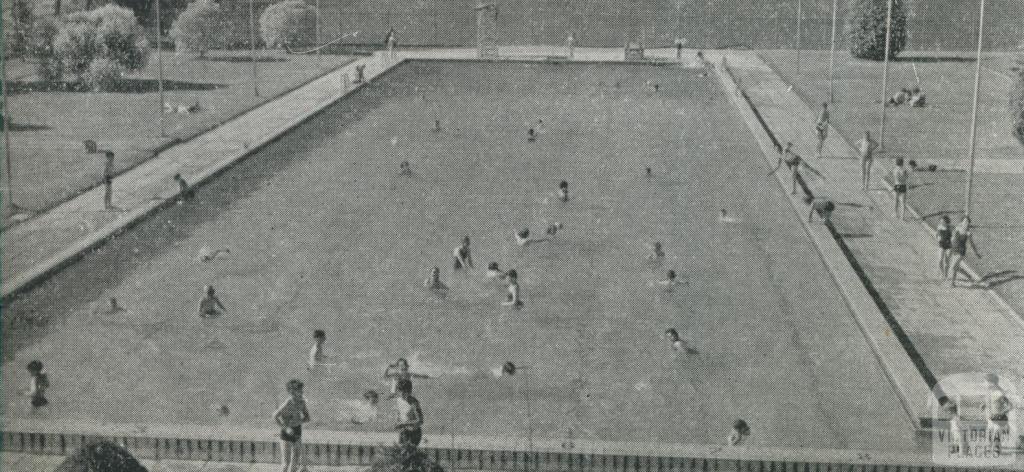 Modern Olympic Pool, Maryborough, 1959