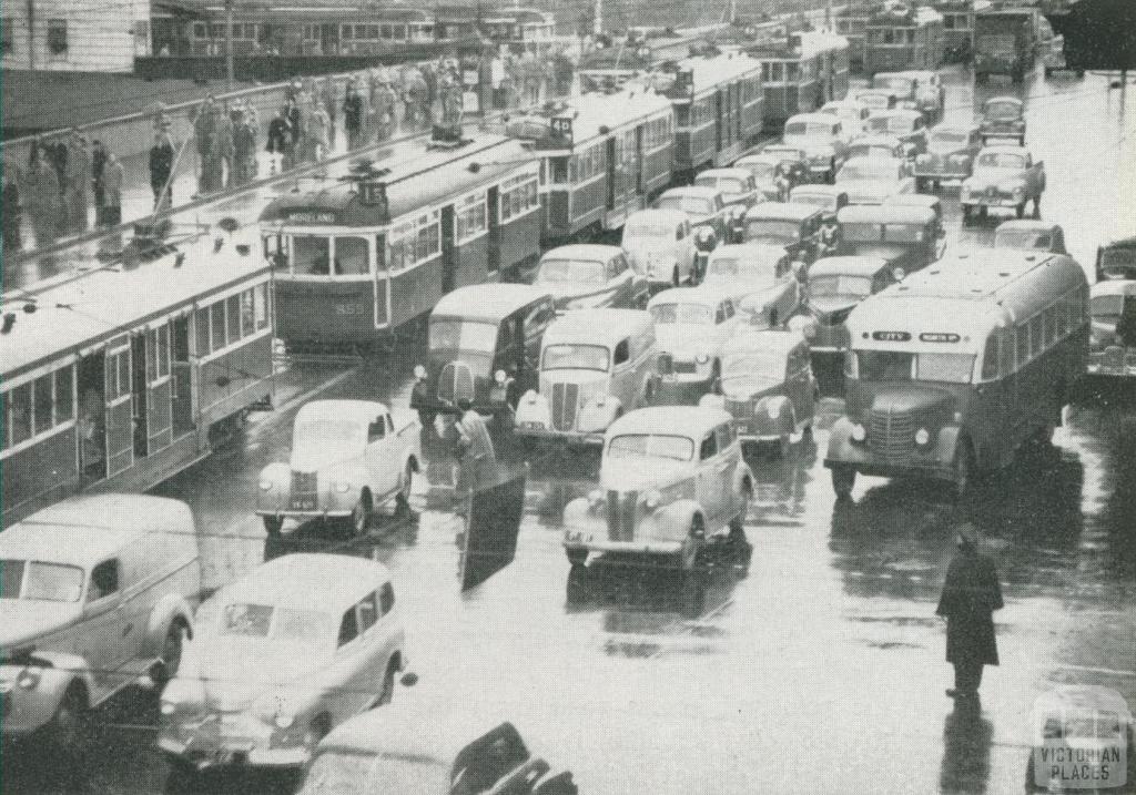 Peak hour traffic on Princes Bridge, Melbourne, 1957