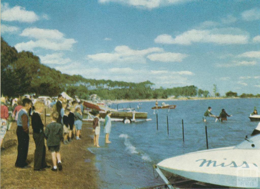 Speedboat racing, Lake Bolac, 1958