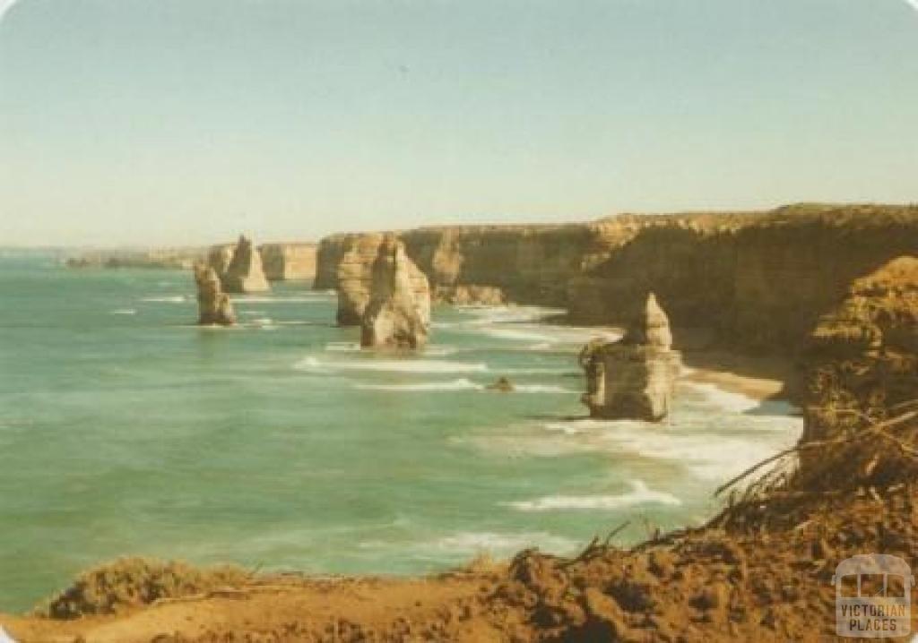 The Great Ocean Road,the stately 12 Apostles east of Port Campbell