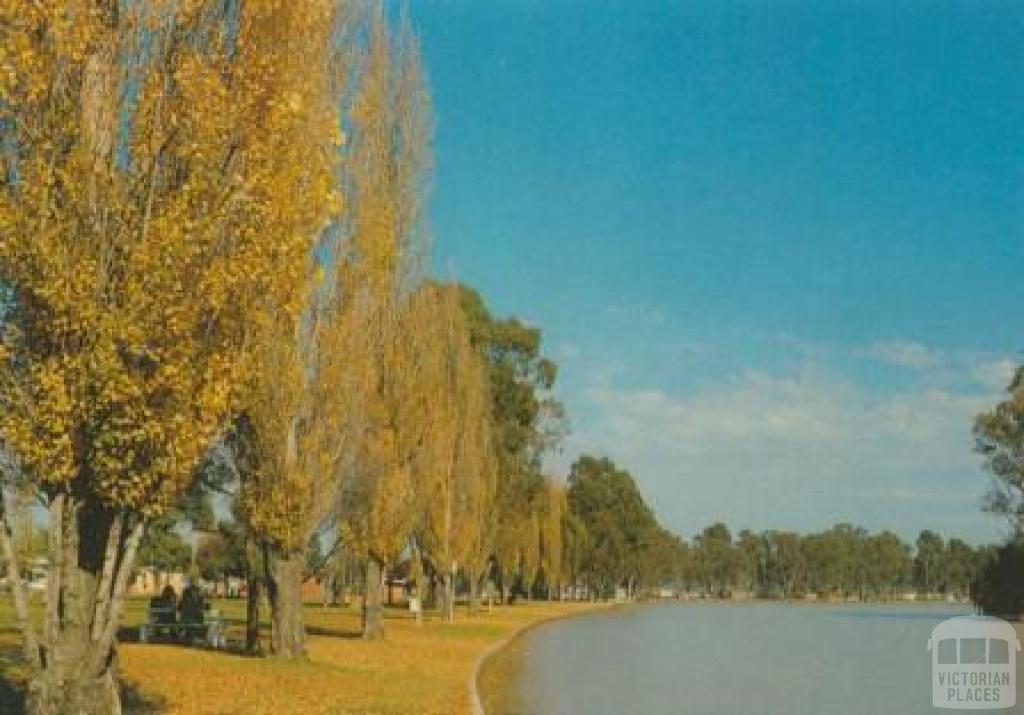 Victoria Lake and caravan park, Shepparton