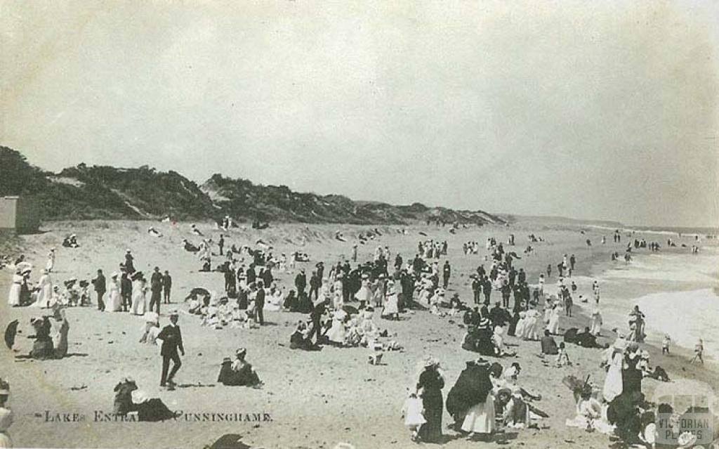 Cunninghame Beach, Lakes Entrance, c1910