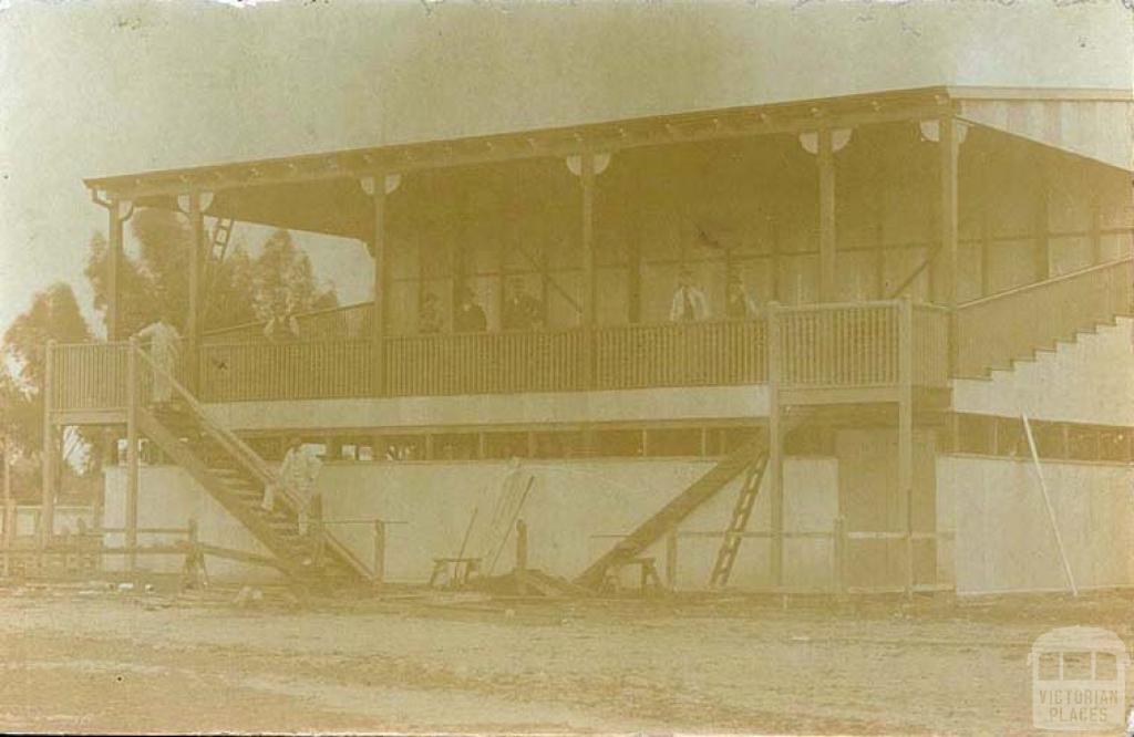 Racecourse grandstand construction, Murtoa, 1906