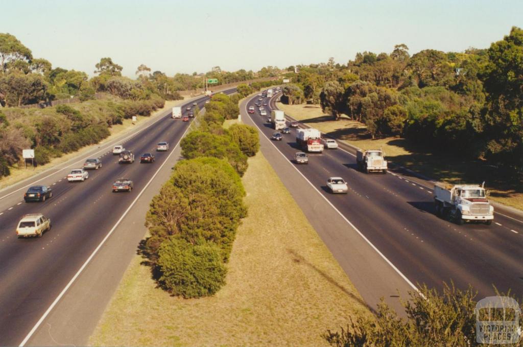 Monash Freeway from Stephensons Road, towards Melbourne city 2000