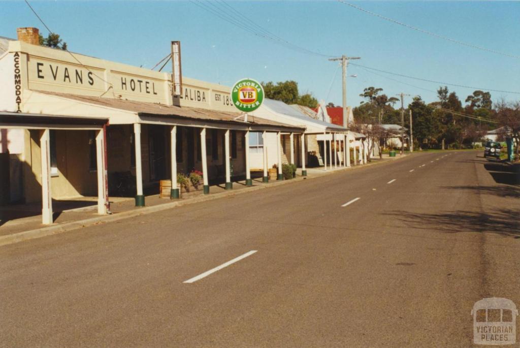 Evans Hotel, Bealiba, 2000