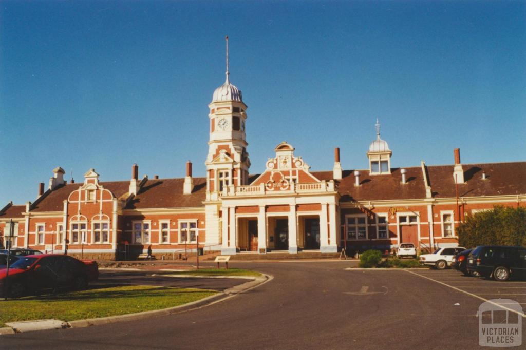 Maryborough Railway Station, 2000