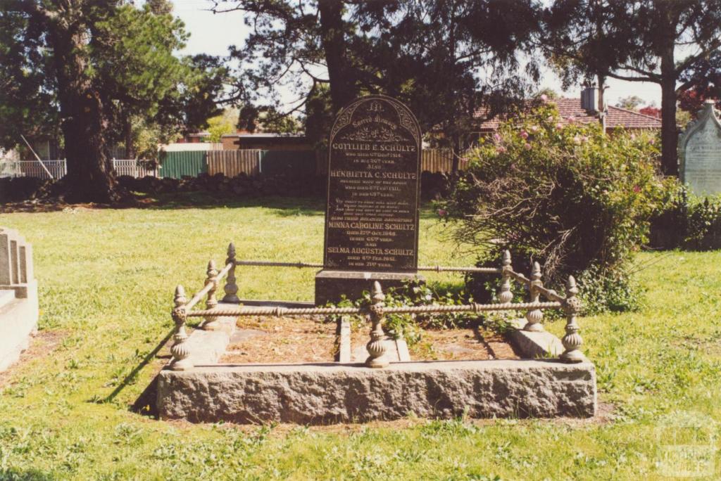 Lutheran Cemetery, Thomastown, 2000