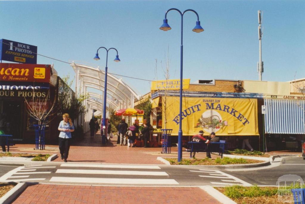 Lalor Shopping Centre, Peter Lalor Mall, 2000