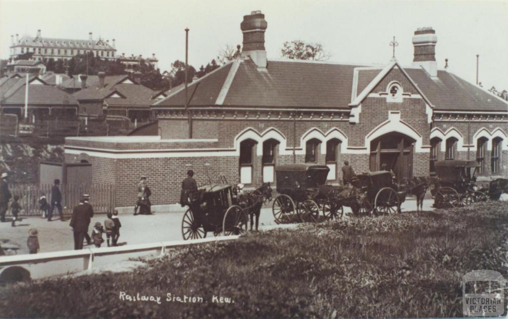 Kew Railway Station