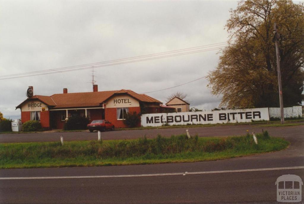 Bridge Hotel, Bungaree, 2000