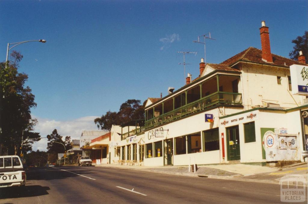 Warrandyte Grand Hotel, 2000