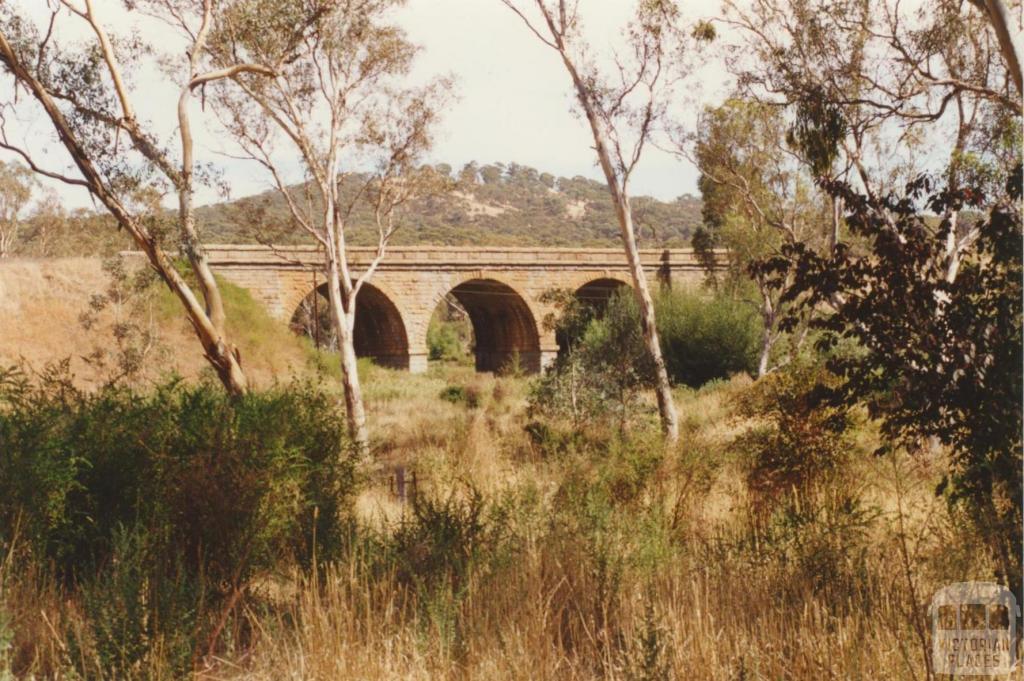 Harcourt Rail Bridge, Barkers Creek, 2001