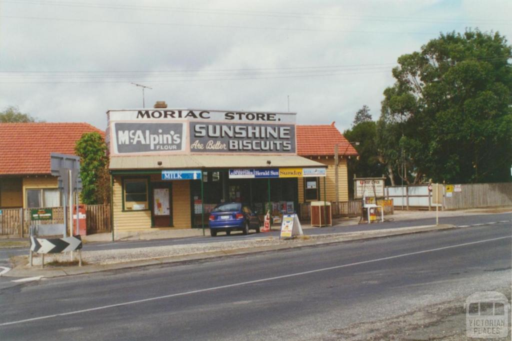 Moriac Store, 2001