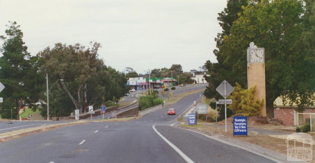 Winchelsea Bridge and clock, 2001