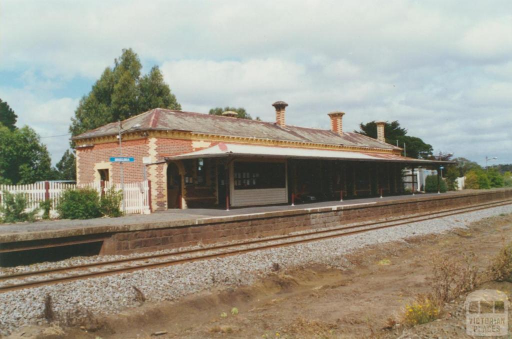 Birregurra Railway Station, 2001