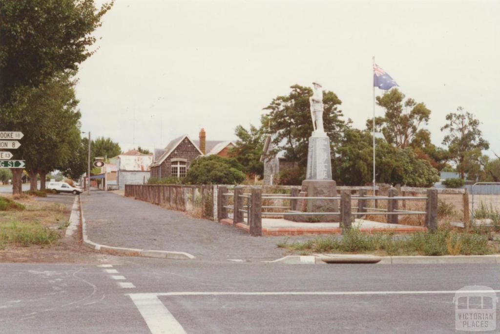 Beeac War Memorial, 2001