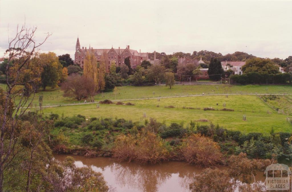 Abbotsford Convent, 2001