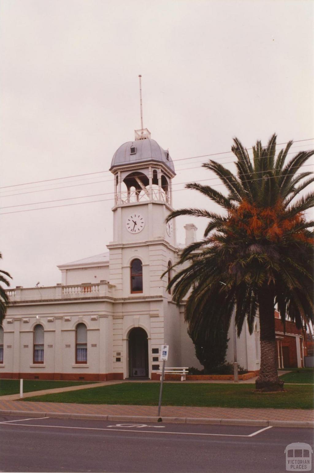 Inglewood borough hall, 2001