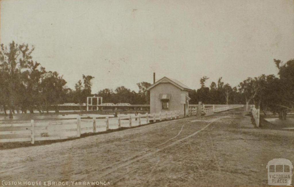 Custom house and bridge, Yarrawonga, 1918