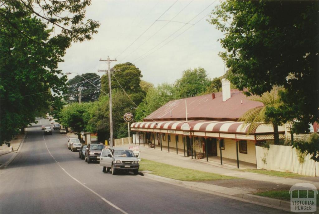 Gembrook Hotel, 2001