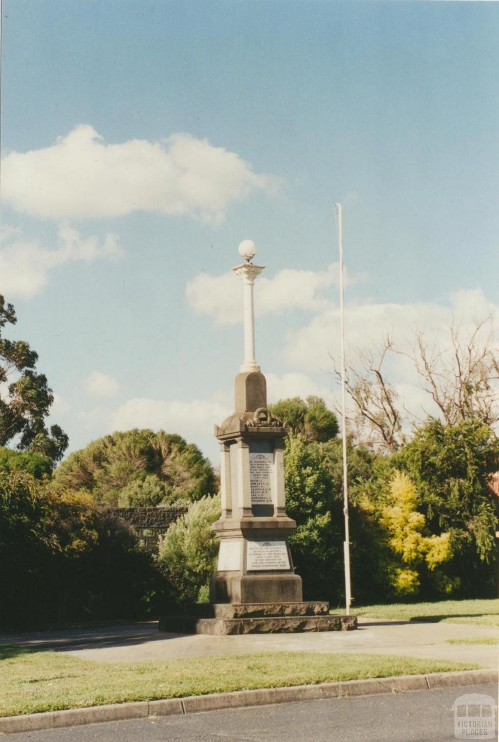 Heyfield Memorial, 2002