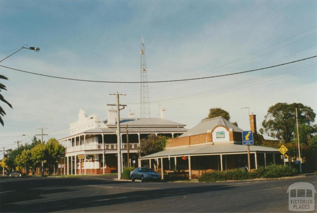 Cobram, 2002