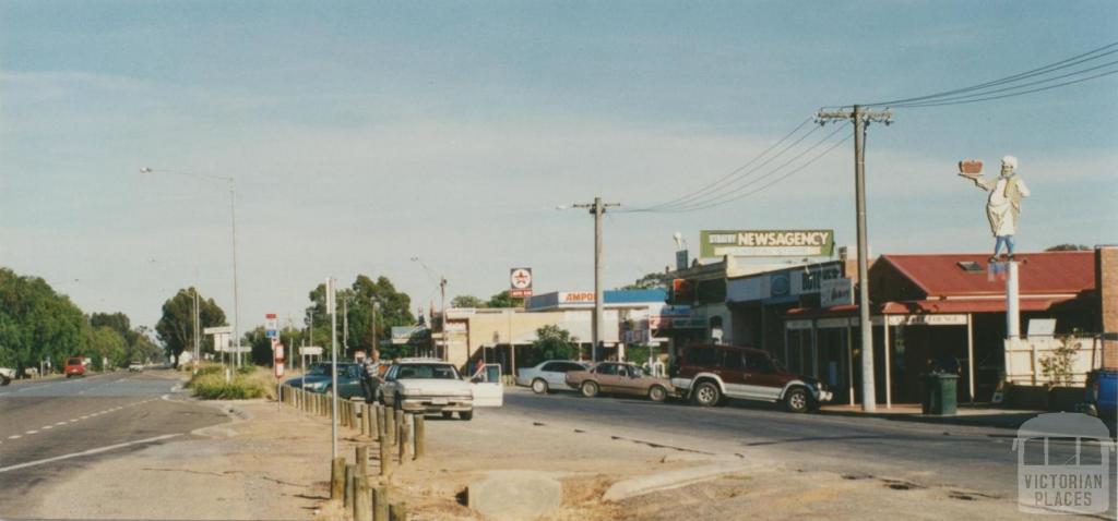 Strathmerton, 2002