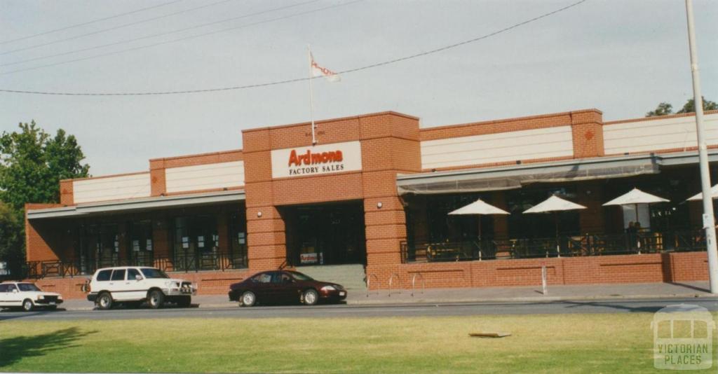 Ardmona factory outlet, 2002