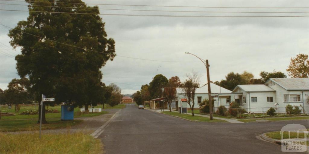 Nyora, 2002