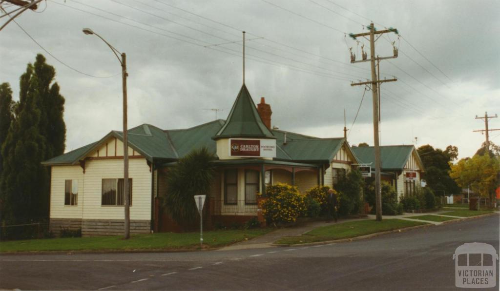 Poowong Hotel, 2002