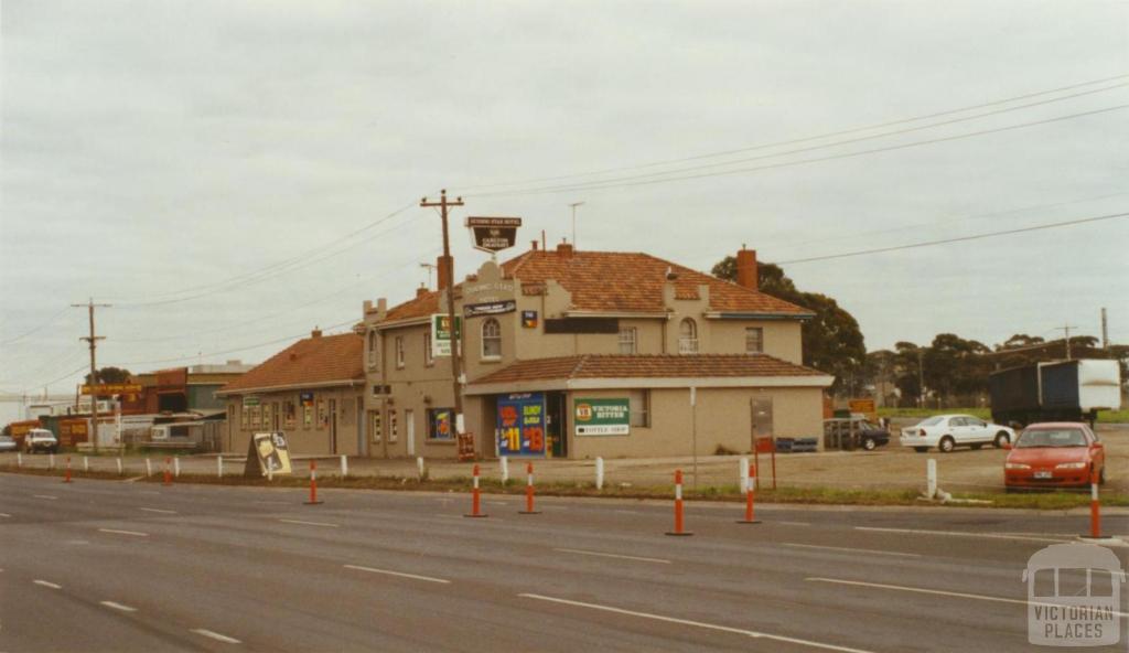 Guiding Star Hotel, Brooklyn, 2002