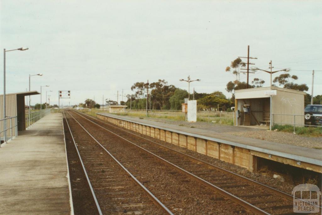 Rockbank Railway Station, 2002