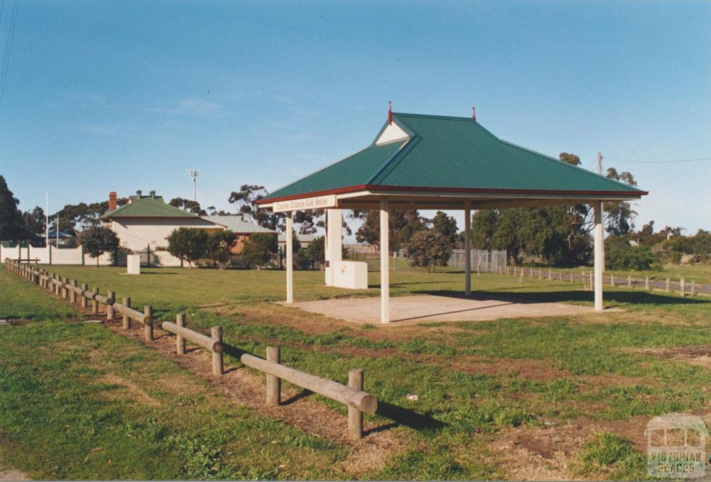 Diggers Rest: old school, Houdini monument, Caroline Chisholm shelter, 2002