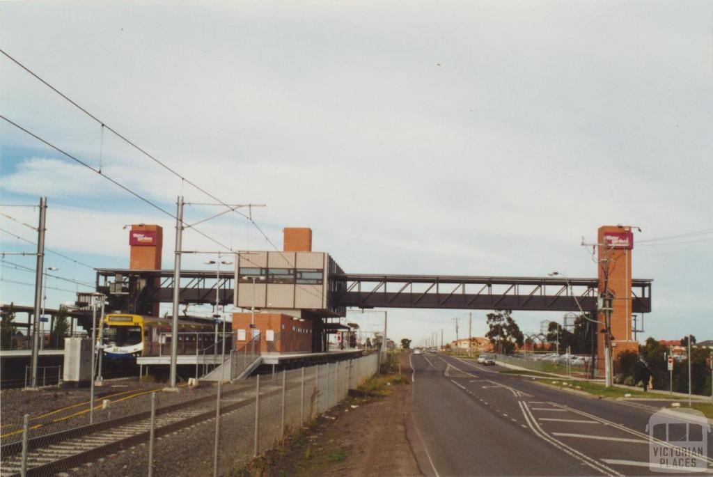 Watergarden Railway Station, 2002