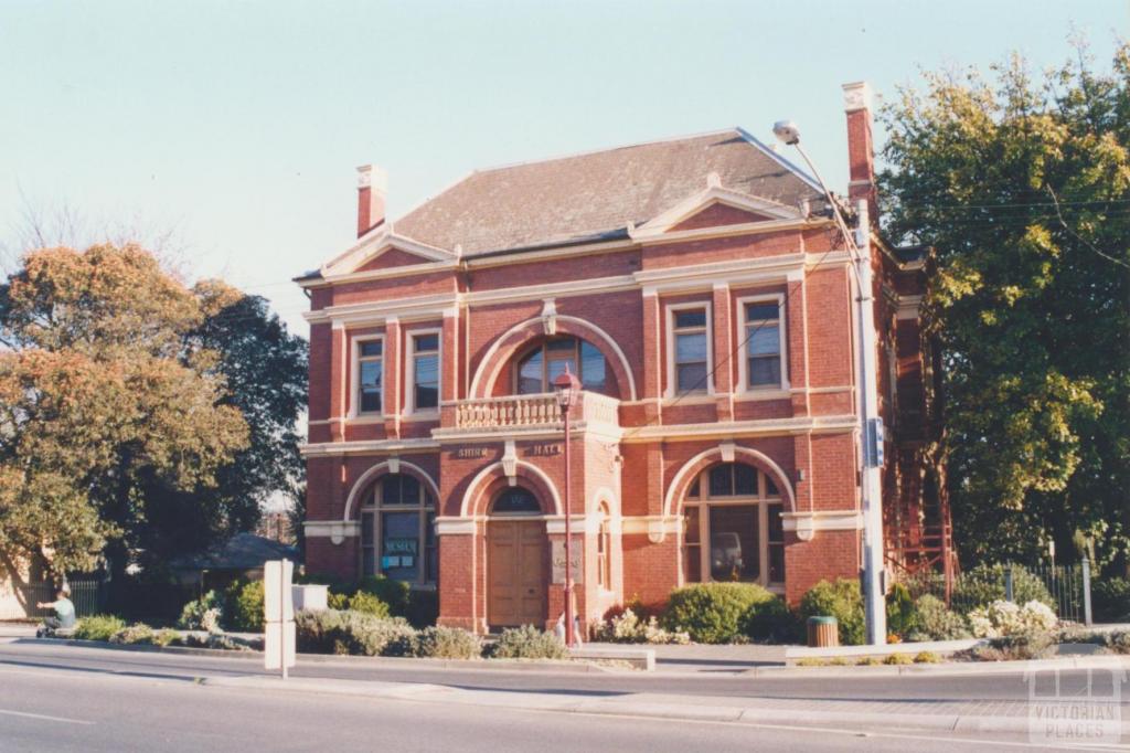 Old Warragul shire offices, near railway bridge and station, 2002